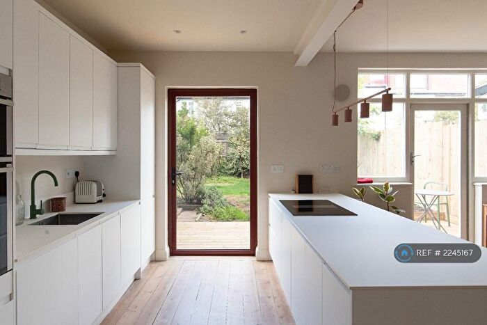 3 Bedroom Semi-Detached House To Rent In Forest Hill Road, London, SE22