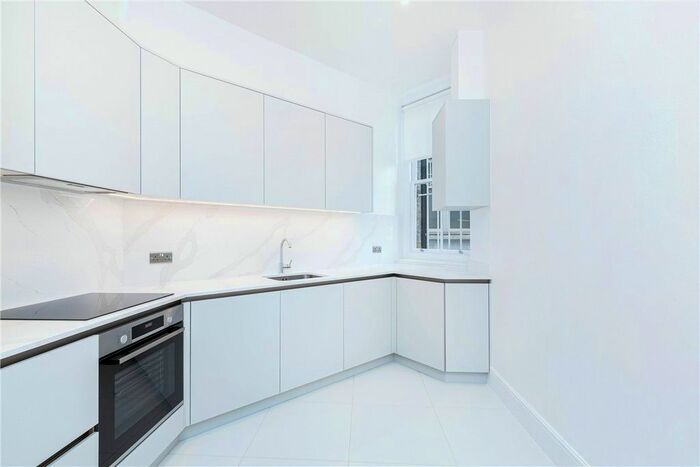 3 Bedroom Flat To Rent In New Cavendish Street, London, W1G