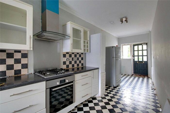 4 Bedroom Semi-Detached House To Rent In Nightingale Road, London, N9