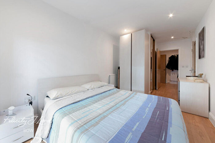 2 Bedroom Apartment For Sale In Barry Blandford Way, London, E3