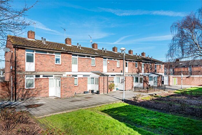 4 Bedroom Terraced House To Rent In Honiton Gardens, Gibbon Road, London, SE15