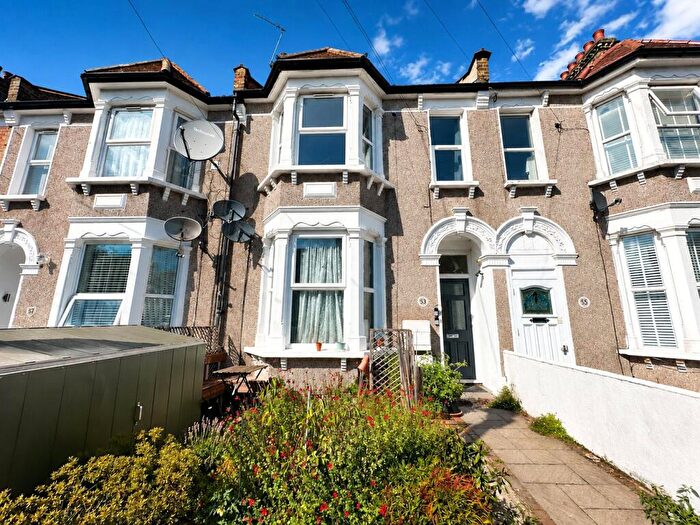 2 Bedroom Flat For Sale In Farley Road, London, SE6