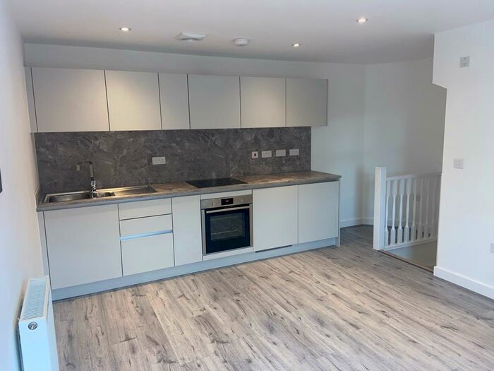 2 Bedroom Town House To Rent In Dallington Street, Nottingham, Nottinghamshire, NG8