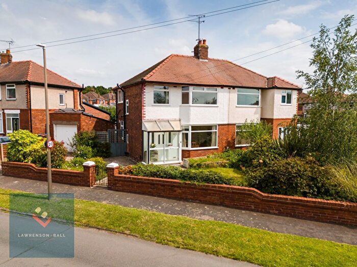 3 Bedroom Semi-Detached House For Sale In Hill View Avenue, Helsby, WA6