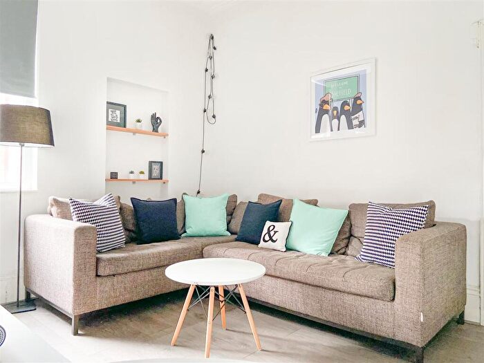 6 Bedroom House To Rent In Wilkinson Street, Sheffield, S10