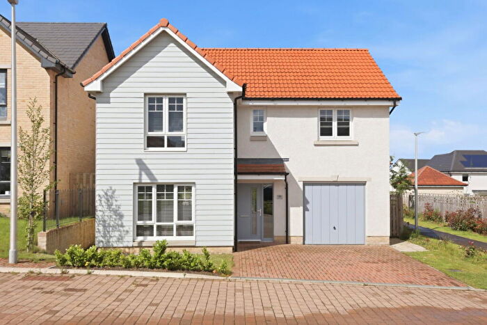 4 Bedroom Detached House For Sale In Armstrong Crescent, Calderwood, East Calder, EH53