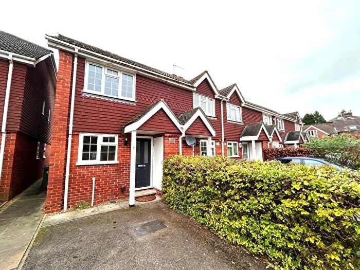 2 Bedroom Property To Rent In Chesham Road, Guildford, GU1