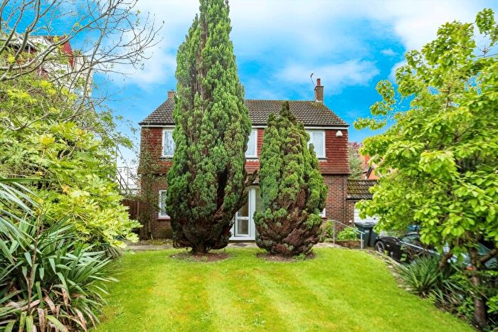 4 Bedroom Detached House For Sale In Coombe Road, Croydon, CR0