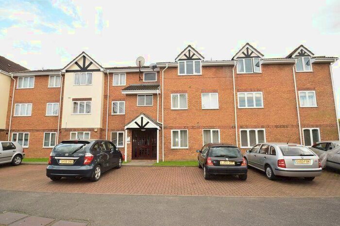 1 Bedroom Flat To Rent In Heathfield Drive, Mitcham, CR4