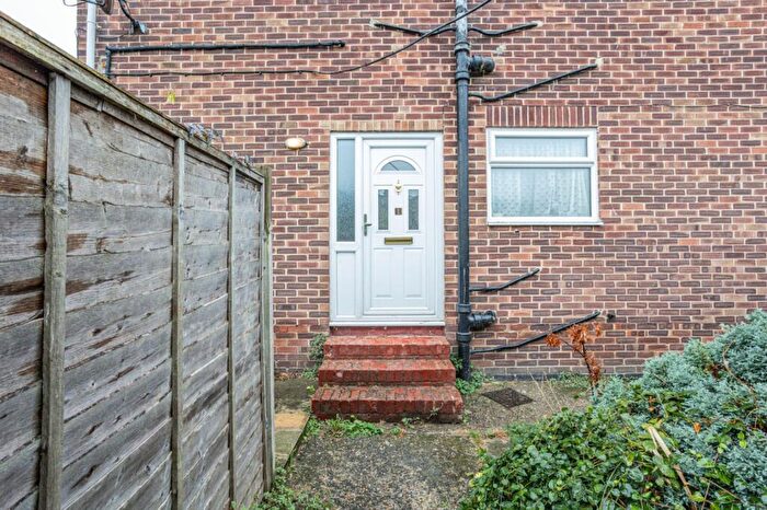 2 Bedroom Maisonette For Sale In Hamilton Court, Mill Row, Birchington, Kent, CT7