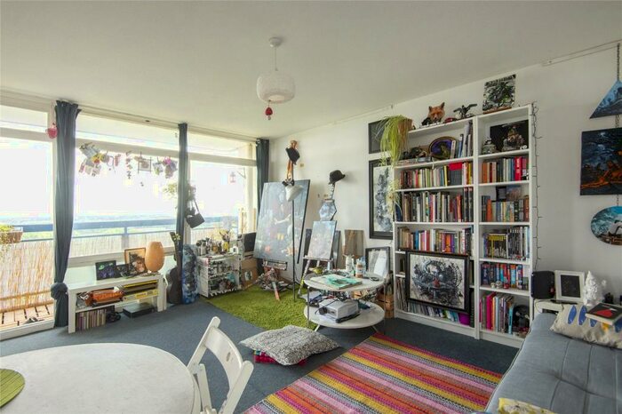 1 Bedroom Flat To Rent In Landmark Heights, Daubeney Road, London, E5