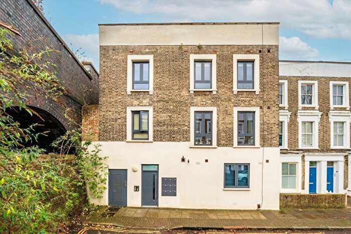 1 Bedroom Flat For Sale In Dunford Road, London, N7