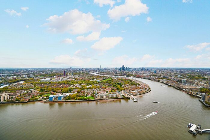 Studio For Sale In Landmark Pinnacle, Canary Wharf, E14