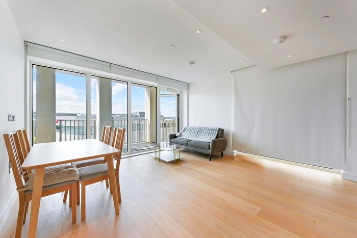 2 Bedroom Flat To Rent In Belvedere Road, White City, London, W12