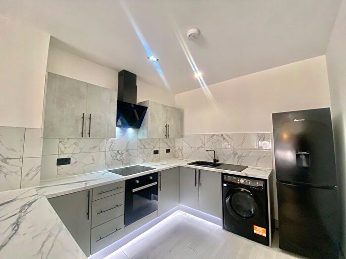 2 Bedroom Flat To Rent In Claughton Street, St Helens, WA10