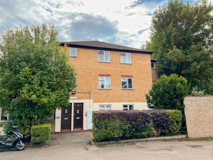 2 Bedroom Flat To Rent In Knowles Hill Crescent, Hither Green, London, SE13