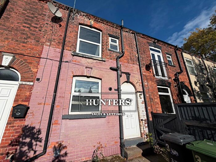 1 Bedroom Terraced House To Rent In Highfield Place, Morley, Leeds, LS27