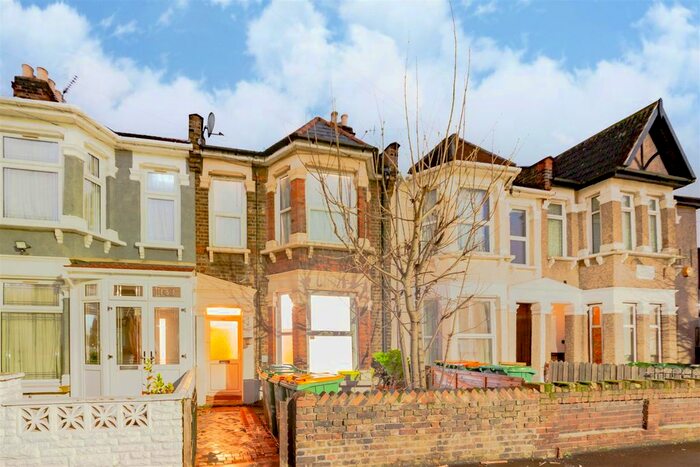1 Bedroom Flat To Rent In Meanley Road, London, E12