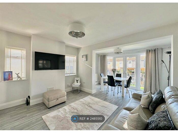 3 Bedroom Bungalow To Rent In The Grove, Plymstock, Plymouth, PL9