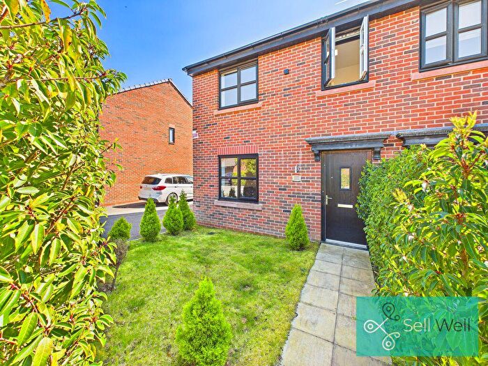 3 Bedroom Semi-Detached House For Sale In Laughton Avenue, Worsley, Manchester, M28