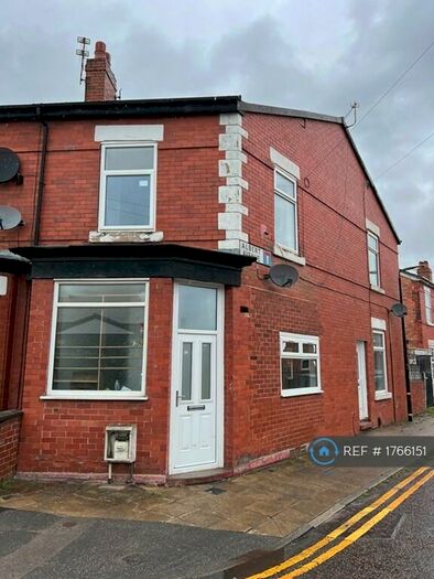 1 Bedroom Flat To Rent In Higher Road, Urmston, Manchester, M41