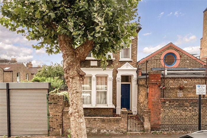 1 Bedroom Flat For Sale In Chelmer Road, London, E9