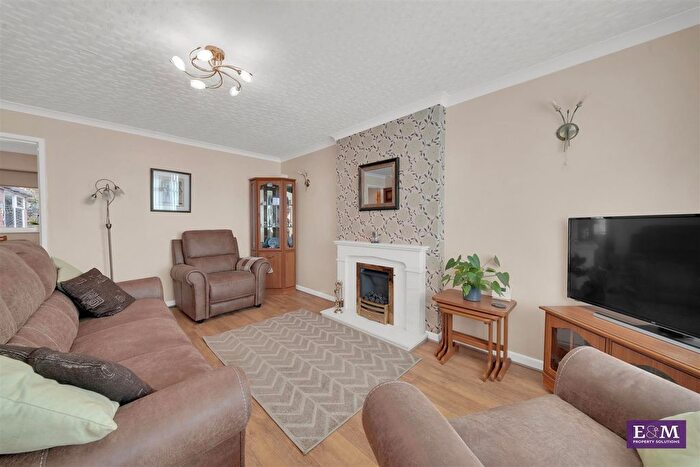 3 Bedroom Semi Detached House For Sale In Hillingdon Road, Burnley, BB10