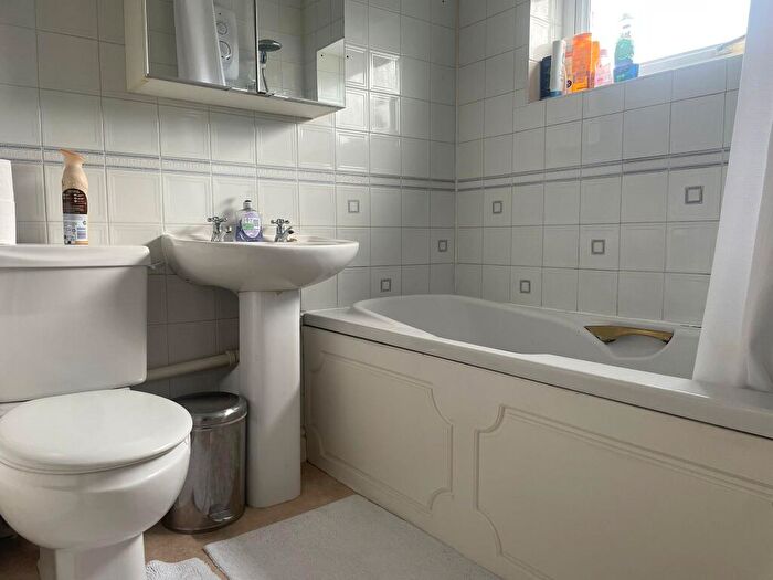 2 Bedroom Semi-Detached House For Sale In Cardinals Gate, Peterborough, PE4