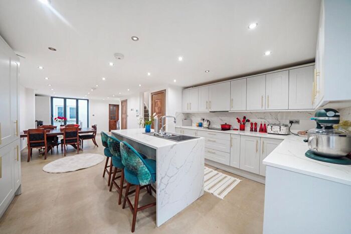 4 Bedroom Terraced House To Rent In Marlborough Road, Upper Holloway, N19