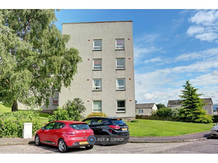 3 Bedroom Flat To Rent In North Gyle Grove, Edinburgh, EH12