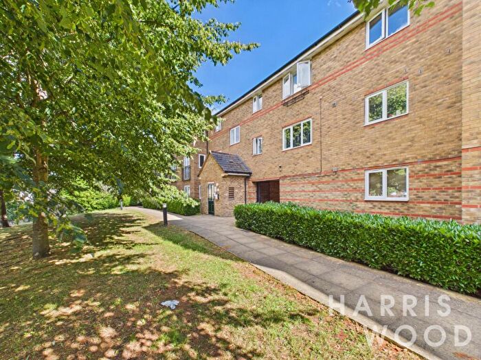 2 Bedroom Apartment For Sale In Nottage Crescent, Braintree, Essex, CM7