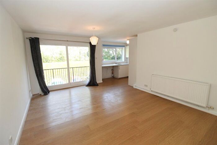 2 Bedroom Flat To Rent In Hollybush Heights, Cardiff, CF23