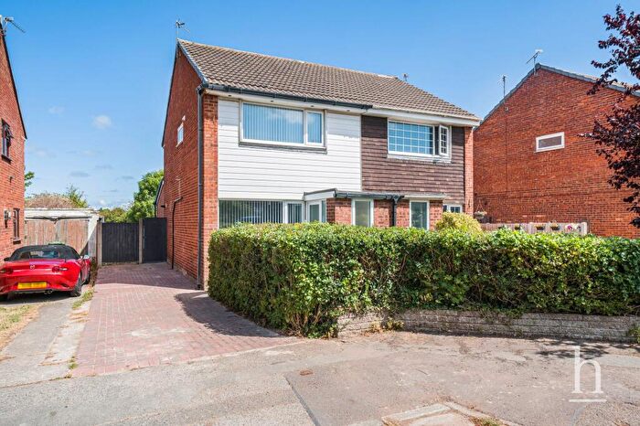 2 Bedroom Semi-Detached House For Sale In Farndon Drive, Wirral, CH48
