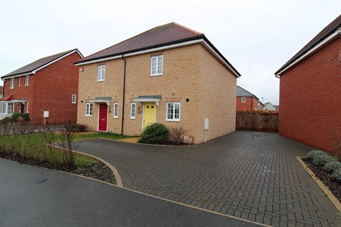 2 Bedroom Semi Detached House For Sale In Elizabeth Gardens, Rochford, Essex, SS4