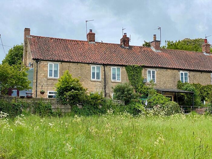 3 Bedroom End Of Terrace House For Sale In The Row, Carlton Scroop, NG32