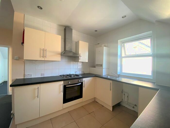 2 Bedroom Flat To Rent In South Norwood Hill, London, SE25