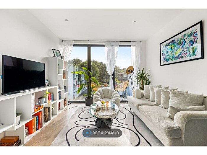 2 Bedroom Flat To Rent In Durnsford Road, London, SW19