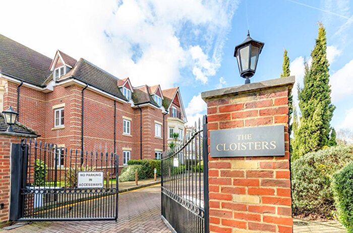 2 Bedroom Flat For Sale In London Road, Burpham, Guildford, GU1