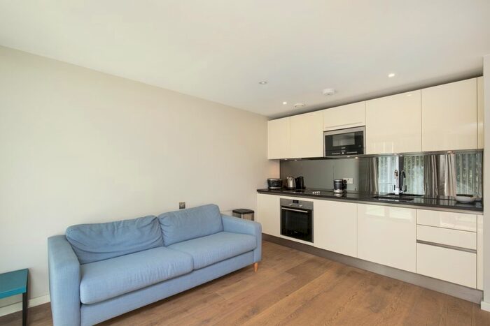 Studio To Rent In Blackthorn Avenue, London, N7