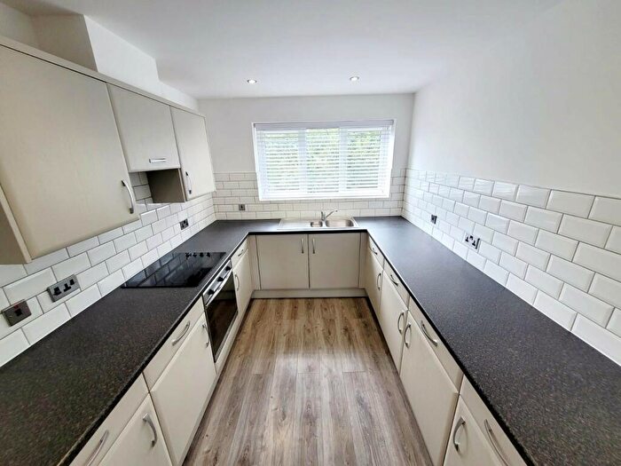 2 Bedroom Apartment To Rent In Boundary Court, Worsley, M28