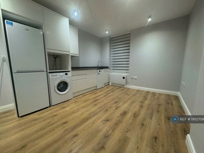 Studio To Rent In Fore Street, London, N9