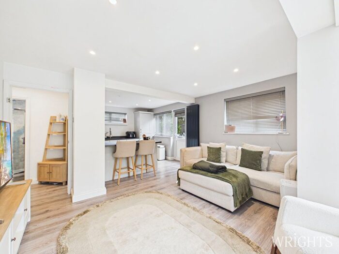 2 Bedroom Detached House For Sale In Cloverfield, Welwyn Garden City, AL7