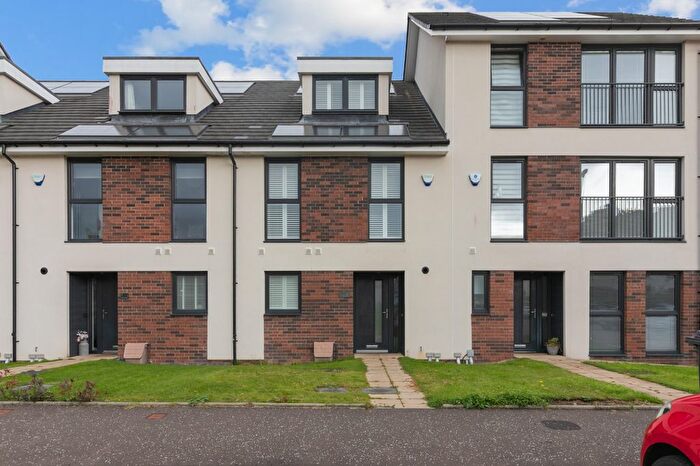 3 Bedroom Detached House For Sale In Brecanshaw, Erskine, Renfrewshire, PA8