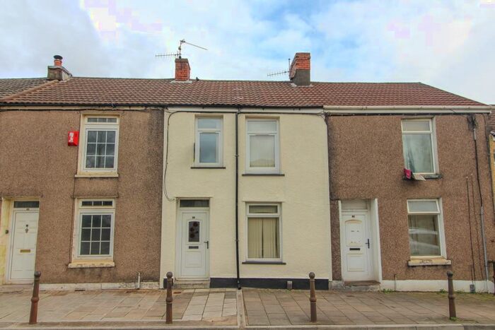 4 Bedroom House To Rent In Park Street, Treforest, CF37