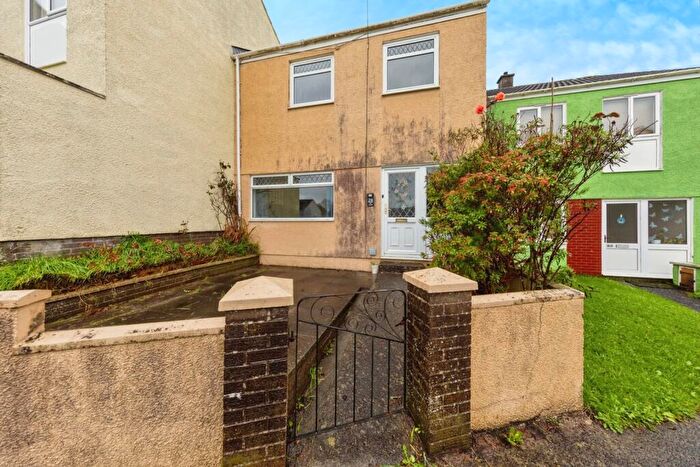 3 Bedroom Terraced House For Sale In Bro Myrddin, Carmarthen, Carmarthenshire, SA31