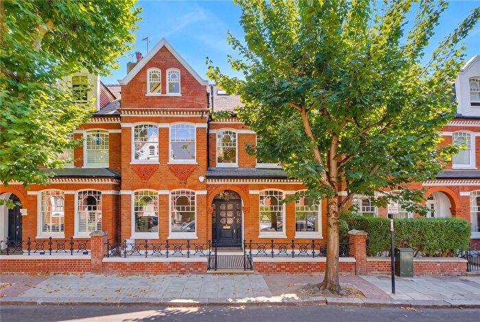 7 Bedroom Terraced House For Sale In Crockerton Road, SW17