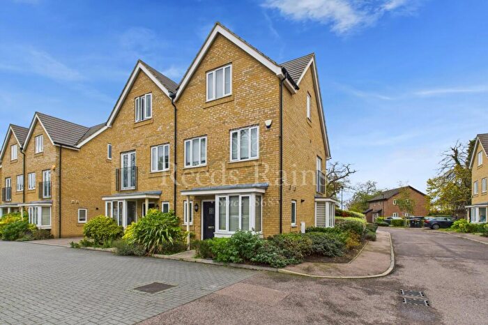 3 Bedroom Semi Detached House For Sale In Martin Drive, Stone, Dartford, Kent, DA2