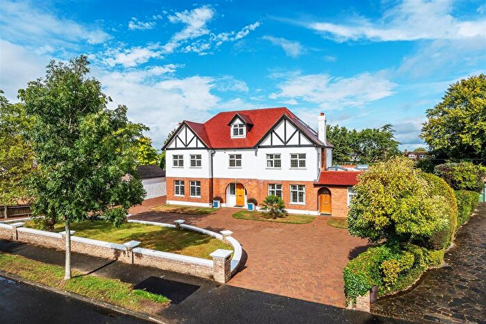 7 Bedroom Detached House For Sale In Downs Side, South Cheam, SM2