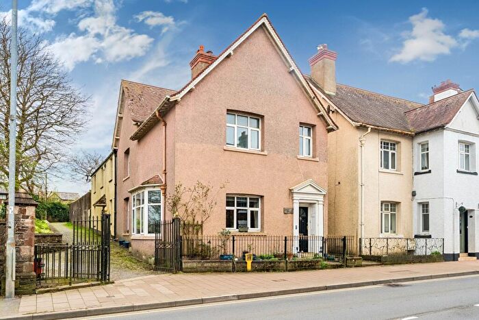 3 Bedroom Semi Detached House For Sale In New Street, Torrington, Devon, EX38