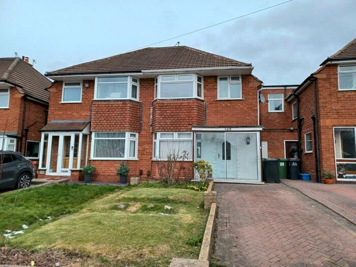 3 Bedroom House To Rent In Wichnor Road, Solihull, B92